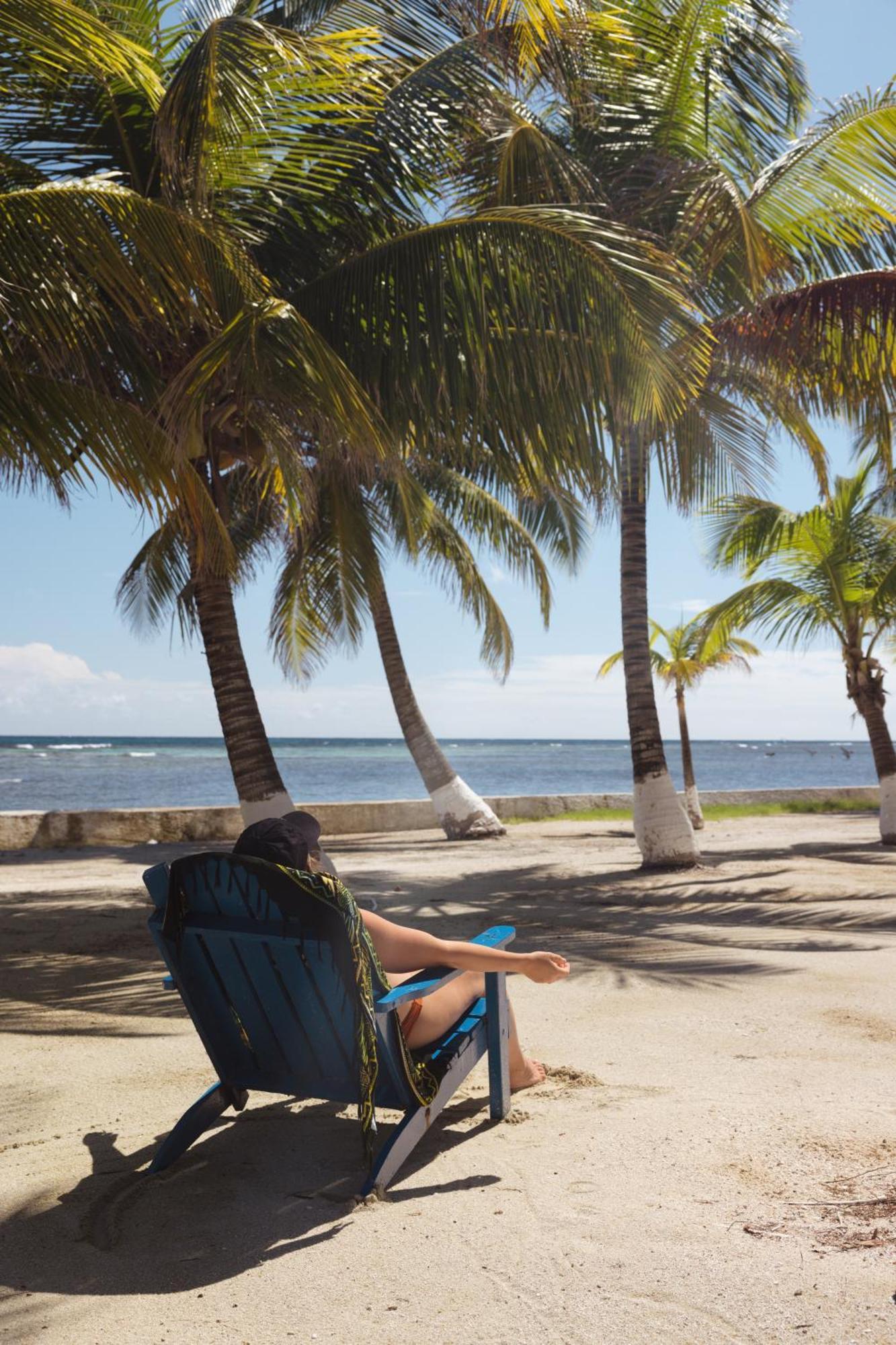 Blue Marlin Beach Resort Dangriga Exteriör bild