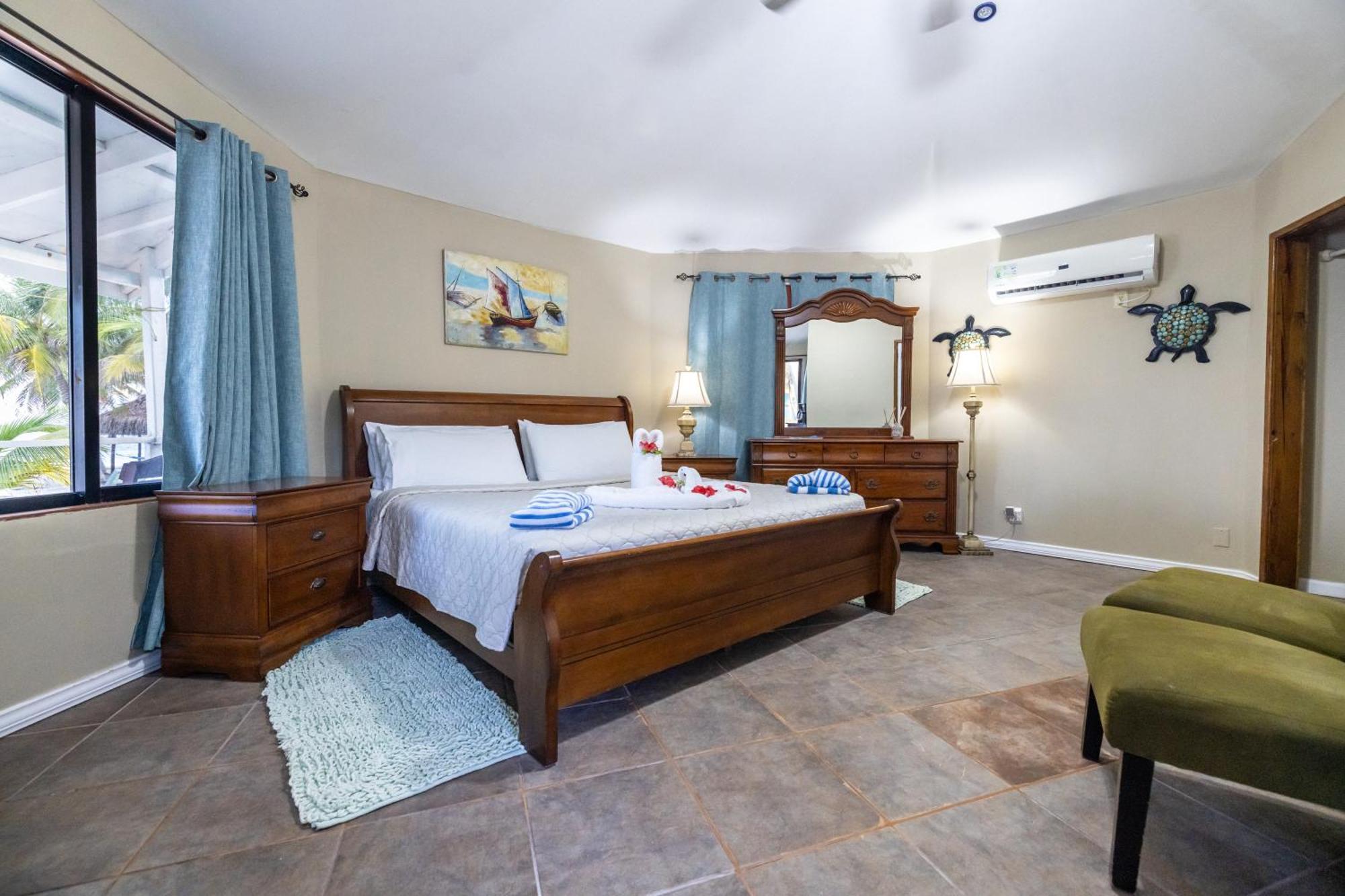 Blue Marlin Beach Resort Dangriga Exteriör bild