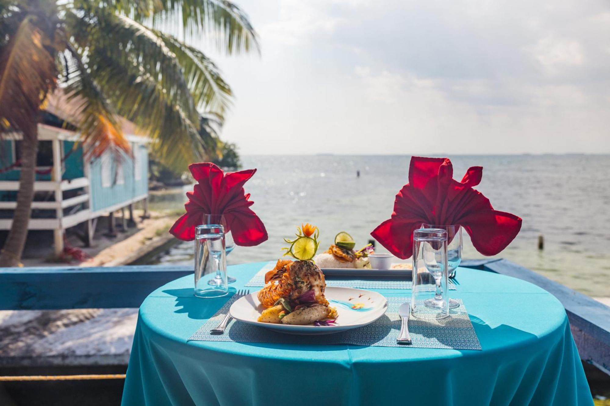 Blue Marlin Beach Resort Dangriga Exteriör bild