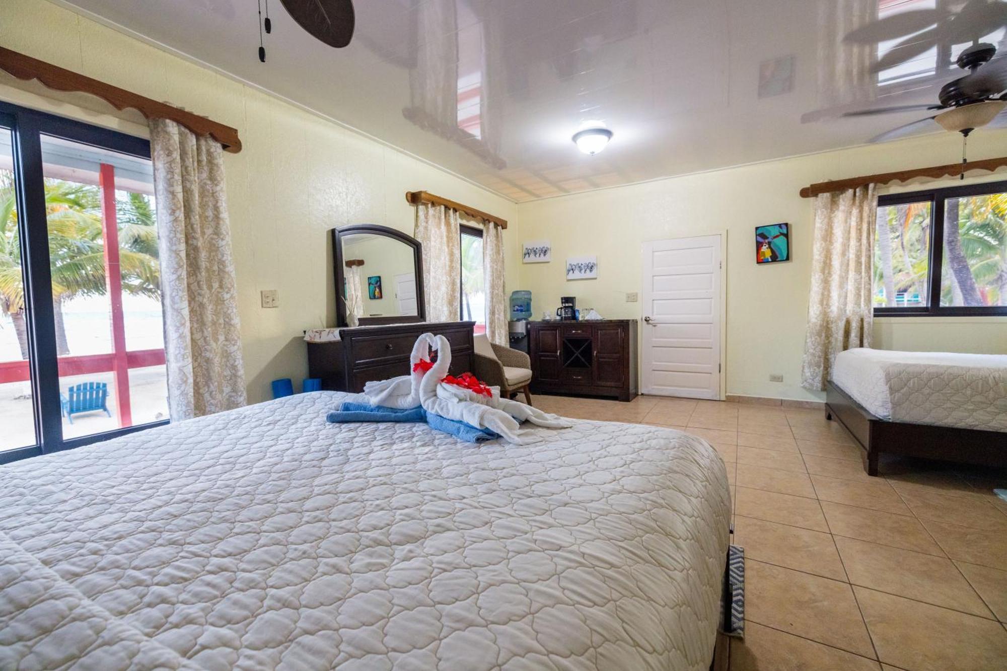 Blue Marlin Beach Resort Dangriga Exteriör bild