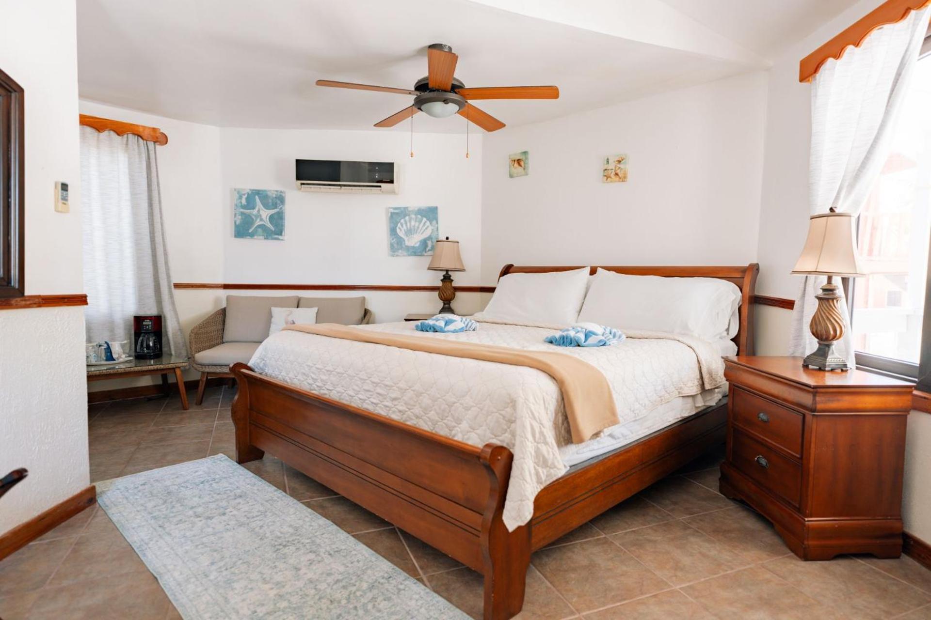 Blue Marlin Beach Resort Dangriga Exteriör bild