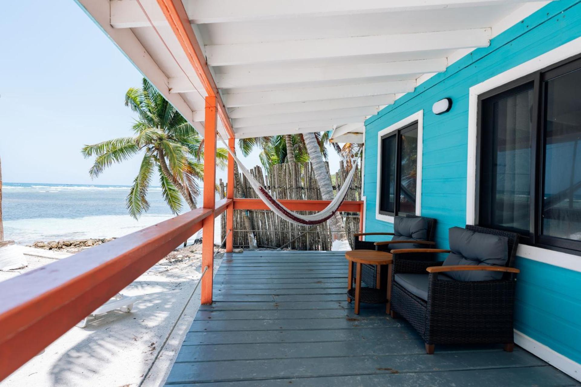 Blue Marlin Beach Resort Dangriga Exteriör bild