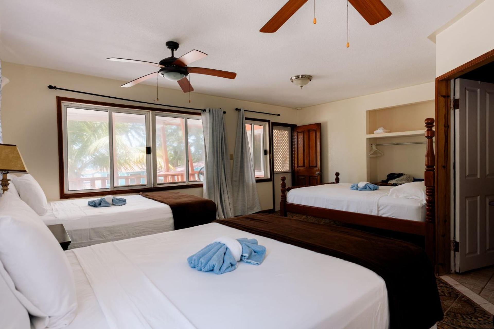 Blue Marlin Beach Resort Dangriga Exteriör bild